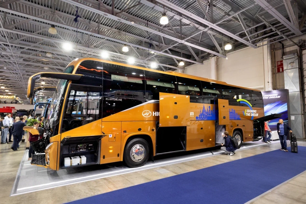 автобус желтый.JPG